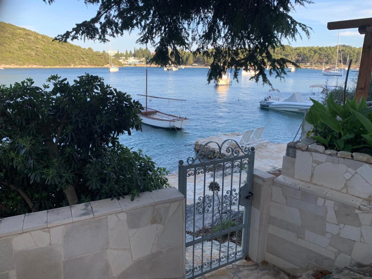 Studio Apartments More Đảo Korčula Ngoại thất bức ảnh