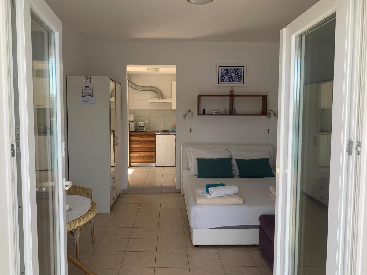 Studio Apartments More Đảo Korčula Ngoại thất bức ảnh