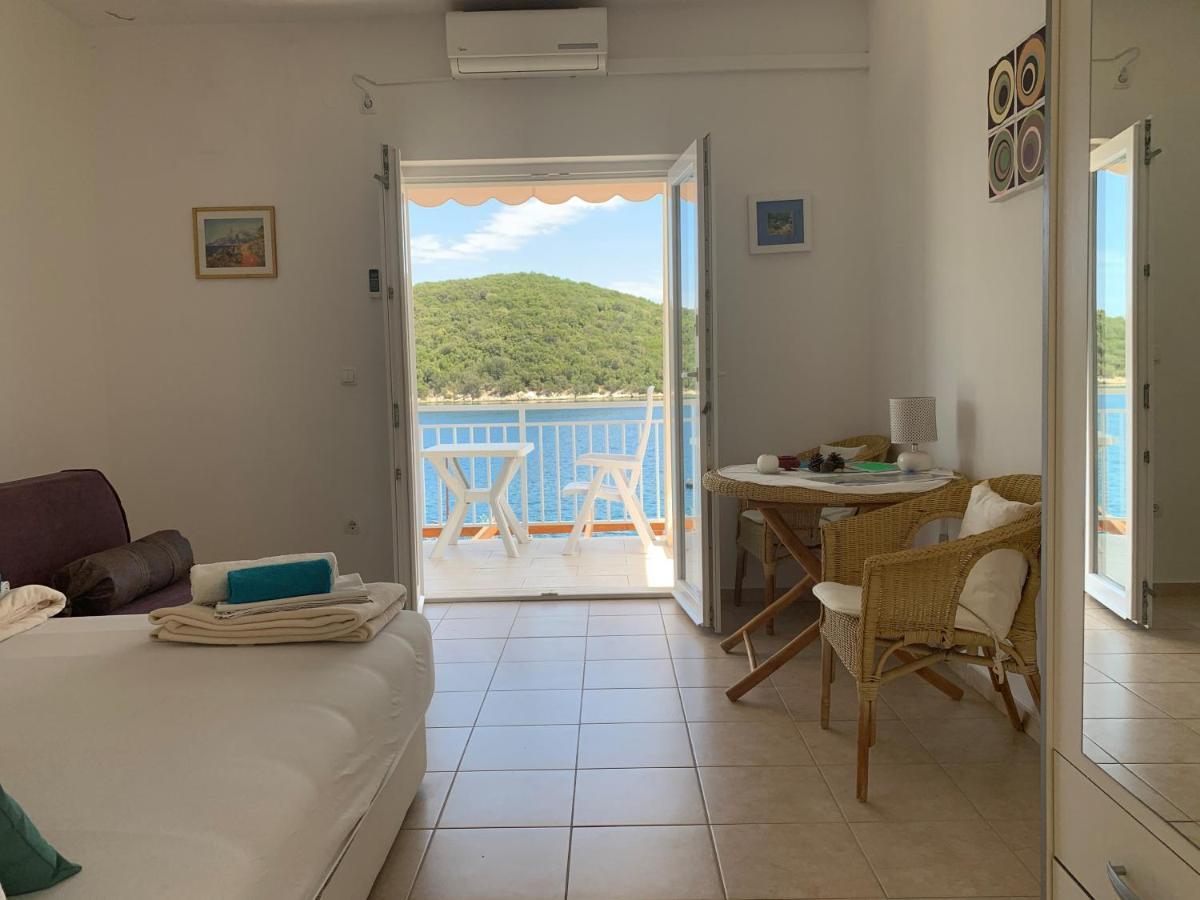 Studio Apartments More Đảo Korčula Ngoại thất bức ảnh